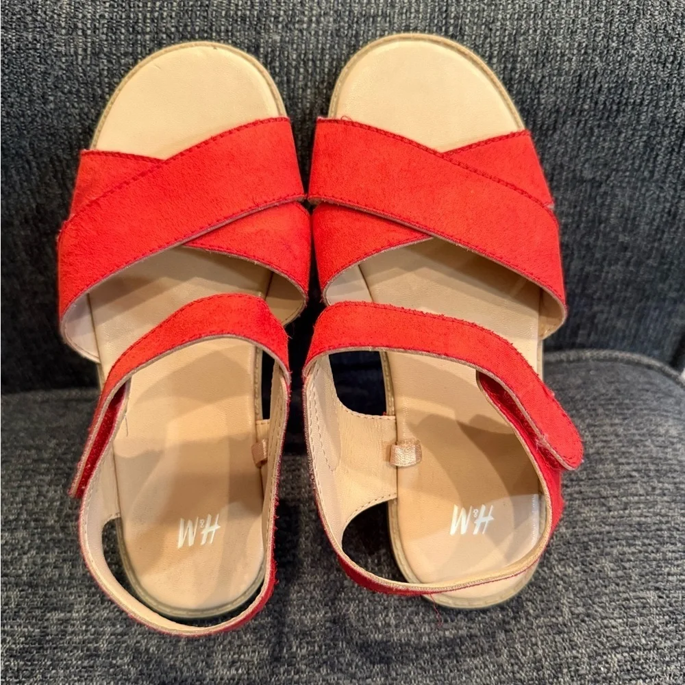 H&M Girls Red Cross-Strap casual coastal fashion chic Sandals Red Size 31 / US 1